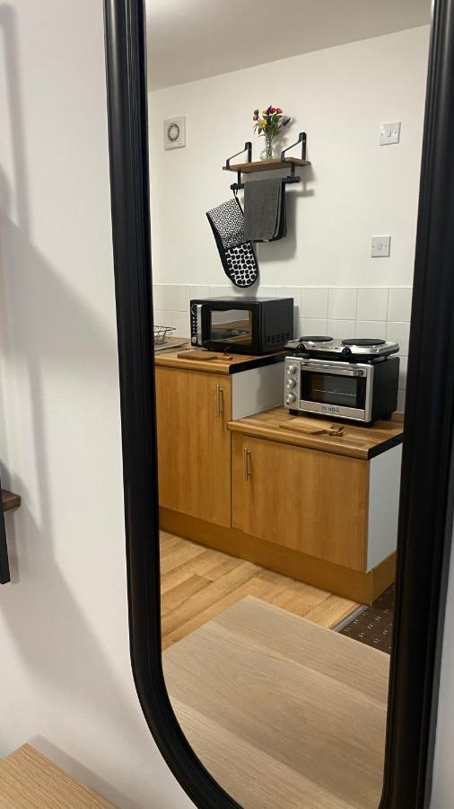 Bv Homely Studio Fourteen At Deighton Huddersfield Exterior photo